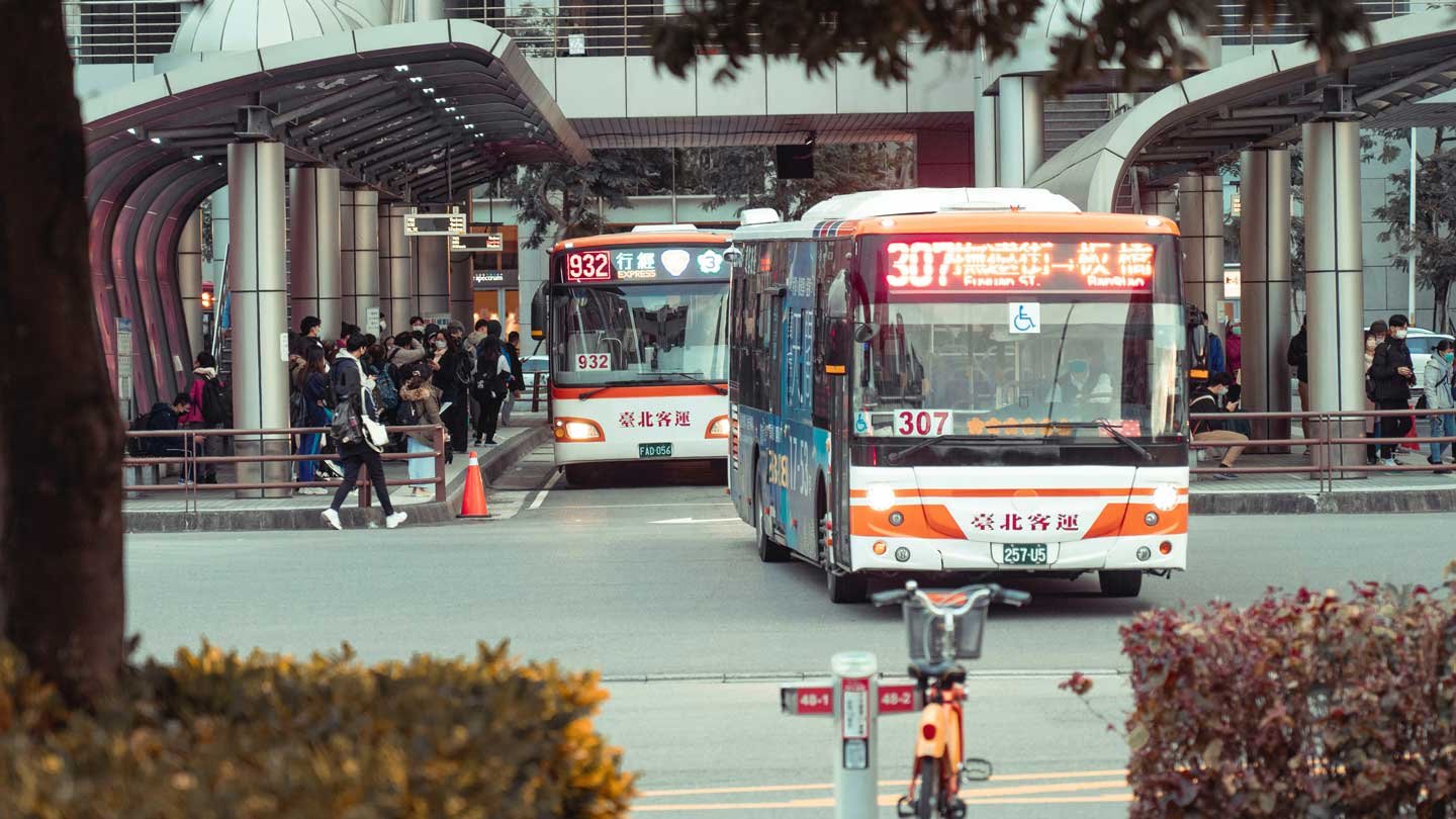 Some of the Best Websites That Offer Affordable Rates on Their Buses