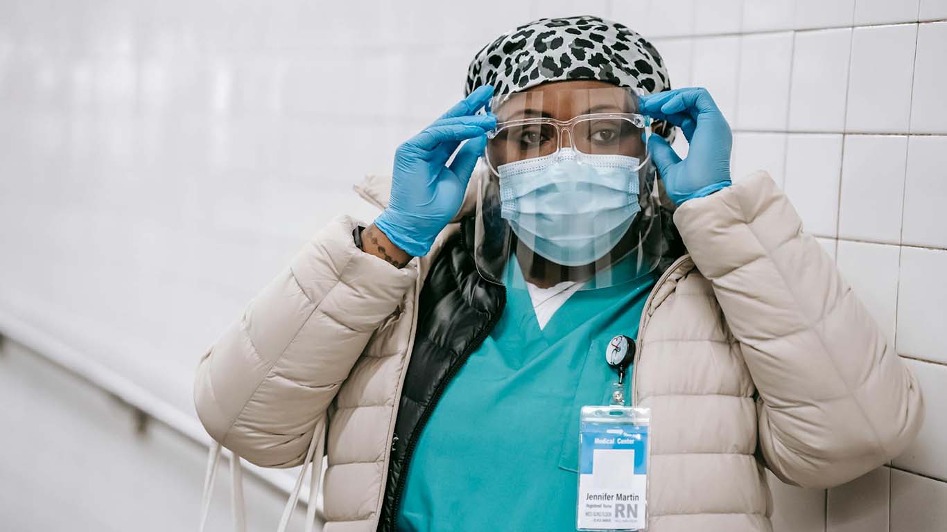 Why Should You Choose A Medical Scrub Jacket For Better Warmth, Comfort, And Work Efficiency on dependableblog